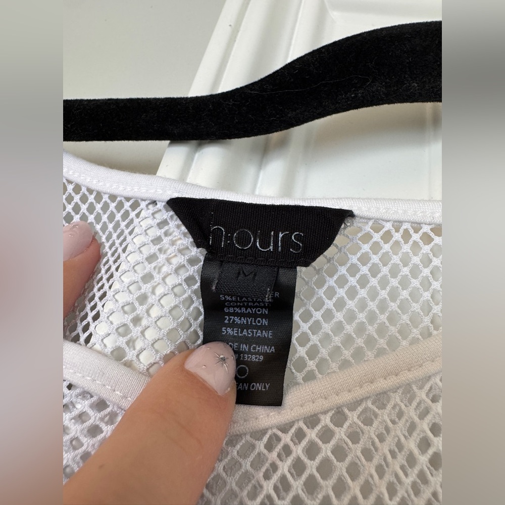 h:ours White Asymmetrical Mesh Sleeve Bodysuit - Picture 7 of 10